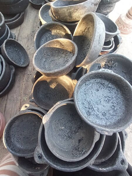 File:A set of pottery tagines.jpg