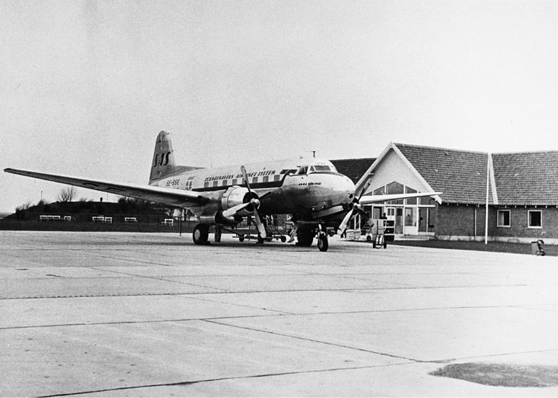 File:Aalborg Airport (1).jpg