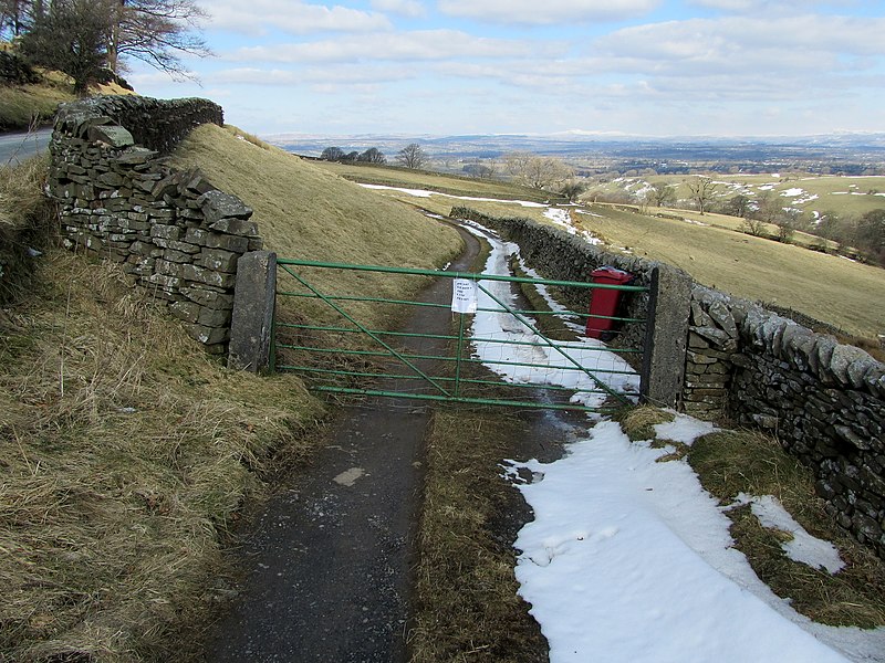 File:Access to Ravens Holme - geograph.org.uk - 3389300.jpg