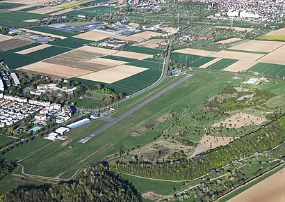 So kommt man zu Flugplatz Pattonville mit den Öffentlichen - Mehr zum Ort Hier