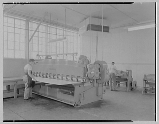 File:Aero Trades Mfg. Corp., 65 Jericho Turnpike, Mineola, Long Island. LOC gsc.5a29958.tif