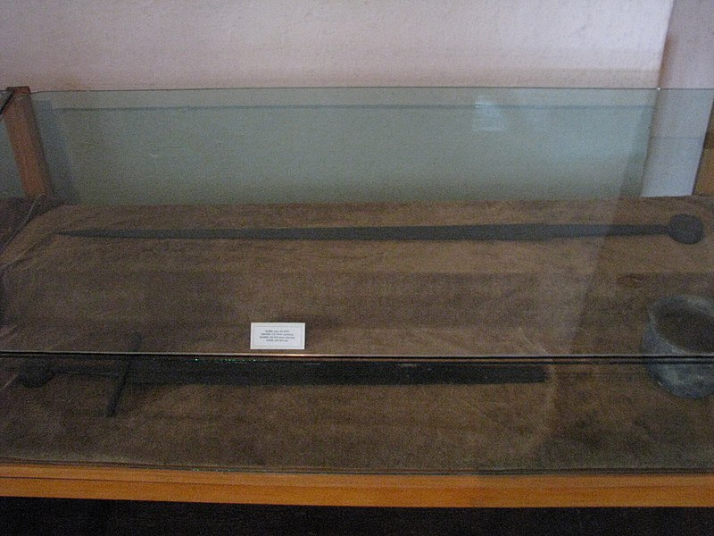 File:Aiud History Museum 2011 - Sword (12-14th Century AD) 2.JPG