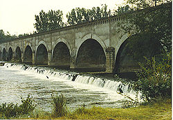 Allier Pont Canal LeGuétin.jpg