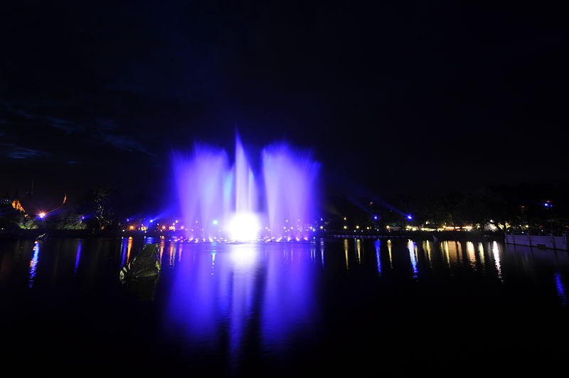 File:Aquanura Efteling 2.jpg