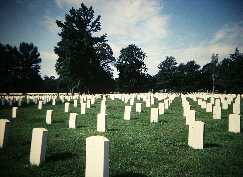 File:Arlington National Cemetery (10532406233).jpg