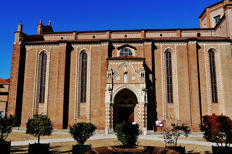 File:Asti Cattedrale di Santa Maria Assunta Esterno Lato Sud 3.jpg