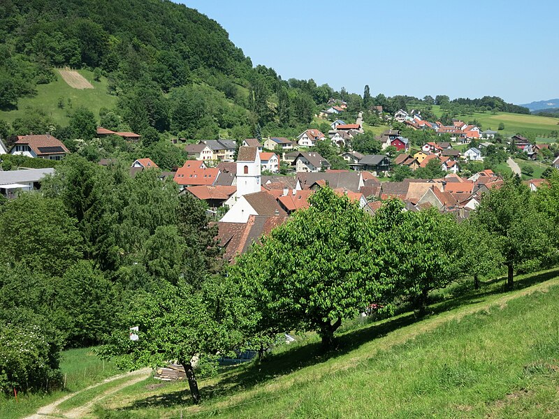 File:Büren SO, Schweiz.jpg