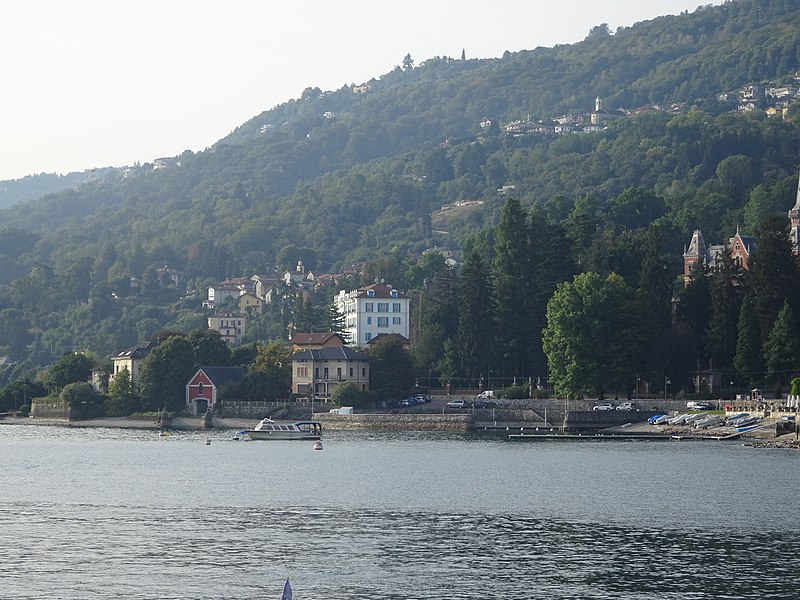 File:Baveno Lac Majeur Italie (6).JPG