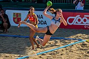 Deutsch: Beachhandball U-17-Europameisterschaften 2019 (Beach handball Euro); Tag 3: 29. Juni – Mädchen, Halbfinale, Spanien-Deutschland 2:0 (22:18, 27:26) English: 2019 Women's Ech Beach Handball 17; Day 3: 29 June 2019 – Girls Semi Final – Spain Vs. Germany 2:0 (22:18, 27:26)