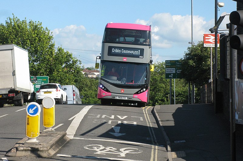 File:Bedminster Parson Street - BCT 2933 (YN68EUB).JPG