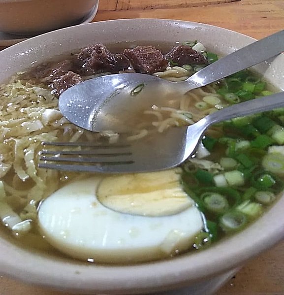 File:Beef pares mami (Philippines).jpg