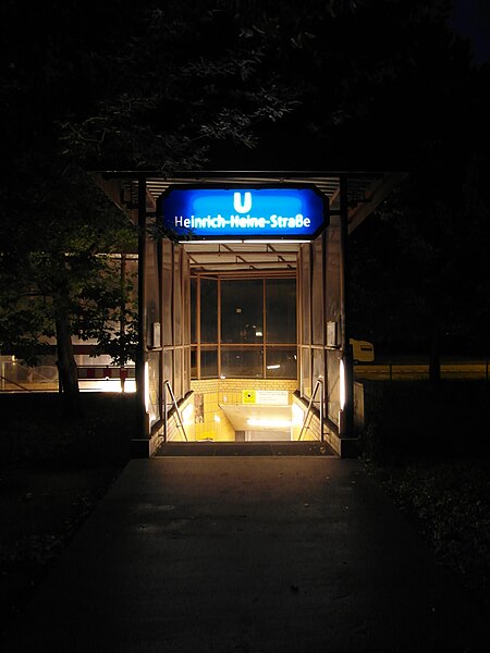 File:Berlin - U-Bahnhof Heinrich-Heine-Straße - Linie U8 (7592529336).jpg