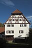 Pfarrhaus neben der evangelisch-lutherischen Kirche St. Georg in Bettwar, einem Ortsteil von Steinsfeld im Landkreis Ansbach (Mittelfranken/Bayern)