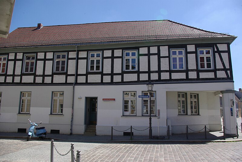 File:Brandenburg Mühlentorstraße 1.jpg