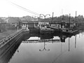 Brentford Locks No 100, Grand Union Canal - geograph.org.uk - 395631.jpg
