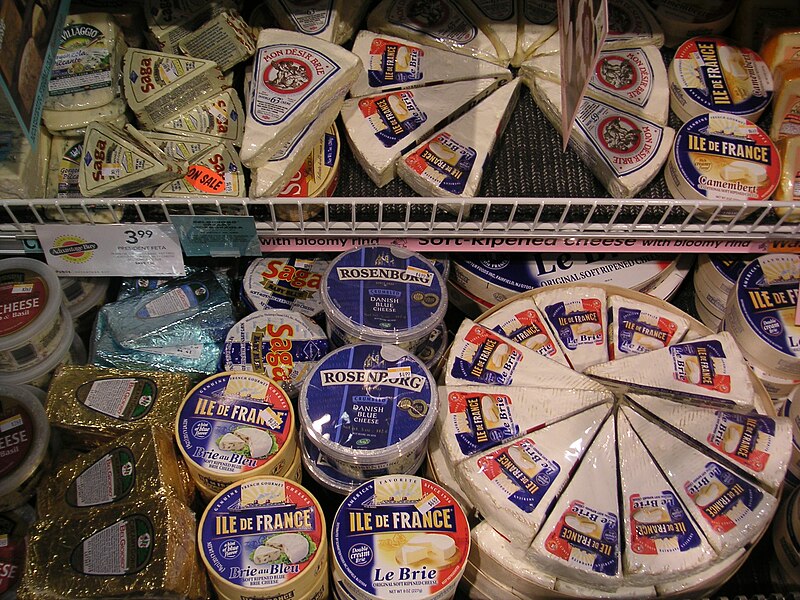 File:Brie on display at supermarket.jpg