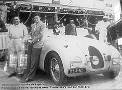 Victoire des 24 Heures du Mans 1939 avec Jean-Pierre Wimille (à droite) et Pierre Veyron (à gauche)