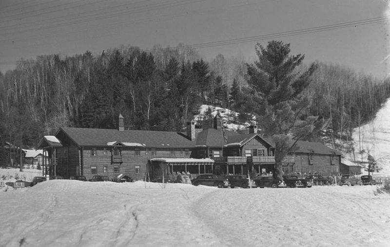 File:Building. Alpine Inn in Winter BAnQ P48S1P06314.jpg