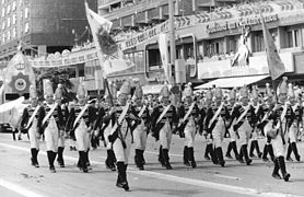 Desfile de los Long Guys por el 750 aniversario en Berlín