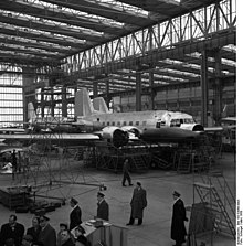 Montagehalle mit Il-14