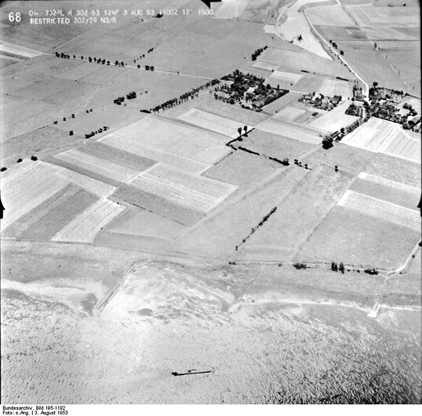 File:Bundesarchiv Bild 195-1192, Rheinbefliegung, Büderich - Xanten.jpg