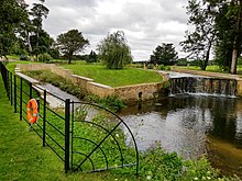 Casade, Weir and Sluice on river Beane, Woodhall Park 1 2020-08-26.jpg