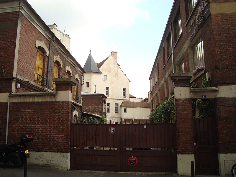 File:Château de la Reine Blanche, rue des Gobelins.JPG