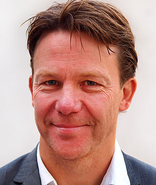 <span class="mw-page-title-main">Charles Berglund</span> Swedish ice hockey player and coach