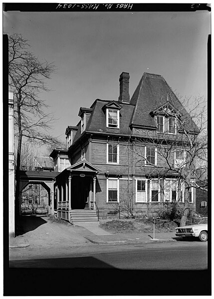 File:Charles Taylor House & Stable - 079965pv.jpg