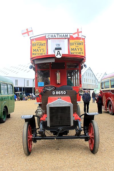 File:Chatham - Maidstone and District D8650 front.jpg