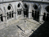 Claustros góticos de la Catedral de Oporto.