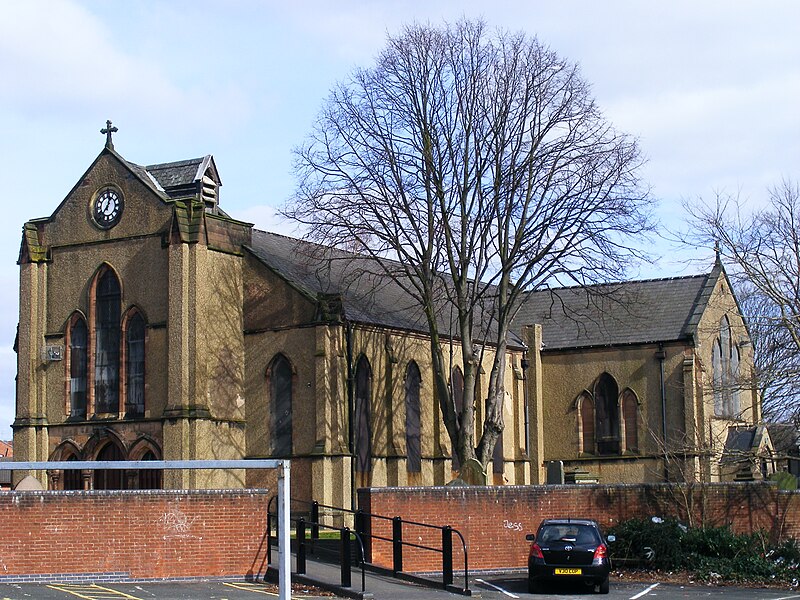 File:Cradley Heath Anglican Church 01.jpg