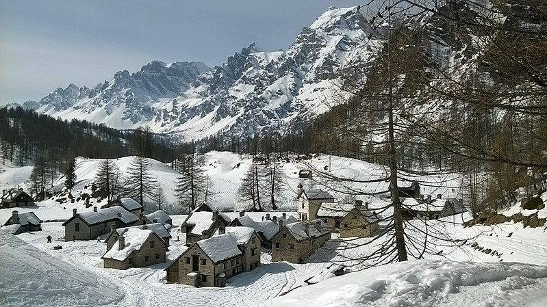 File:Crampiolo - Alpe Devero.jpg