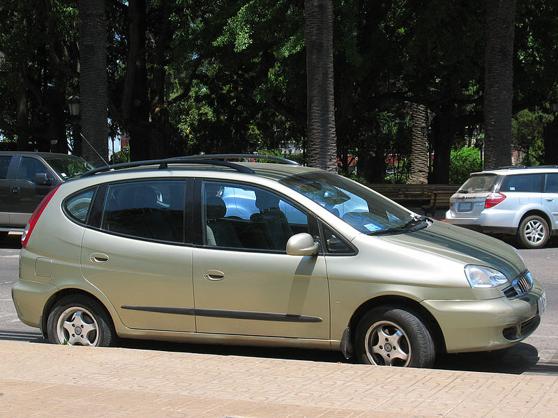 File:Daewoo Rezzo 1.6 SE 2004 (16054296244).jpg