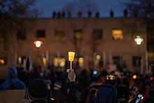 A candlelight vigil for Wright held outside the police station on April 15, 2021 Daunte Wright vigil.jpg