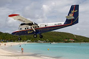 Gustaf III aeroporti yaqinidagi plyaj.