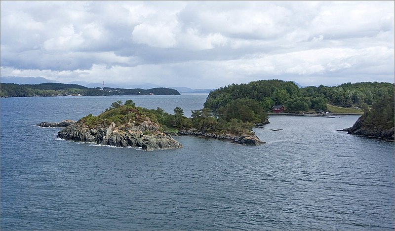 File:Digernessundet, view from Stord Bridge - Norway - panoramio.jpg