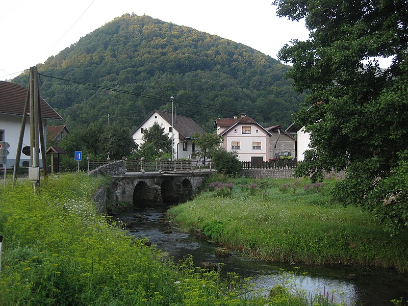 File:Dol-Kolpa1.JPG