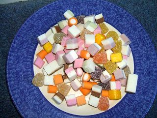 <span class="mw-page-title-main">Dolly mixture</span> British confection