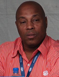 Donnell Woolford American football player (born 1966)