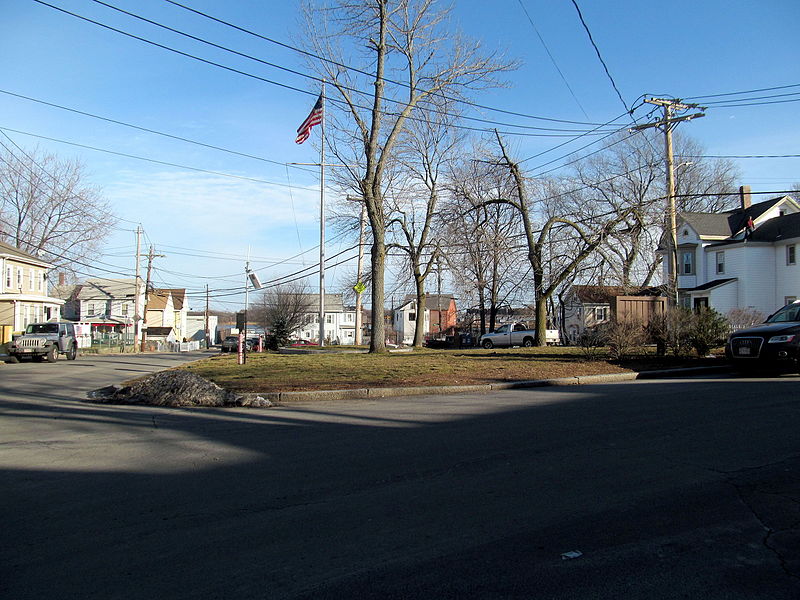 File:Doucette Square, Dorchester, January 2016.JPG