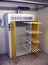 A drying cabinet Drying cupboard 002.JPG