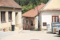 Čeština: Východní pohled do ulice Bakošovec v Lomnici, okr. Brno-venkov. English: East view of Bakošovec street in Lomnice, Brno-Country District.