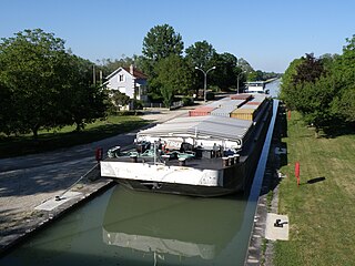 Melz-sur-Seine Commune in Île-de-France, France