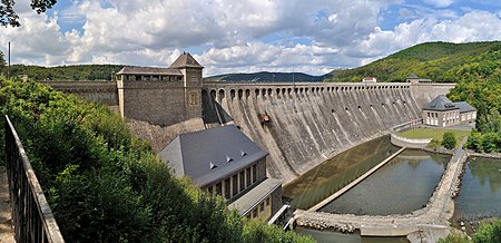 Edersee, Staumauer, 2011 08 CN 01