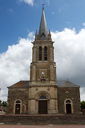 Foto av fasaden til en kirke