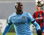 Mangala playing for Manchester City in 2014 Eliaquim Mangala 69783.jpg