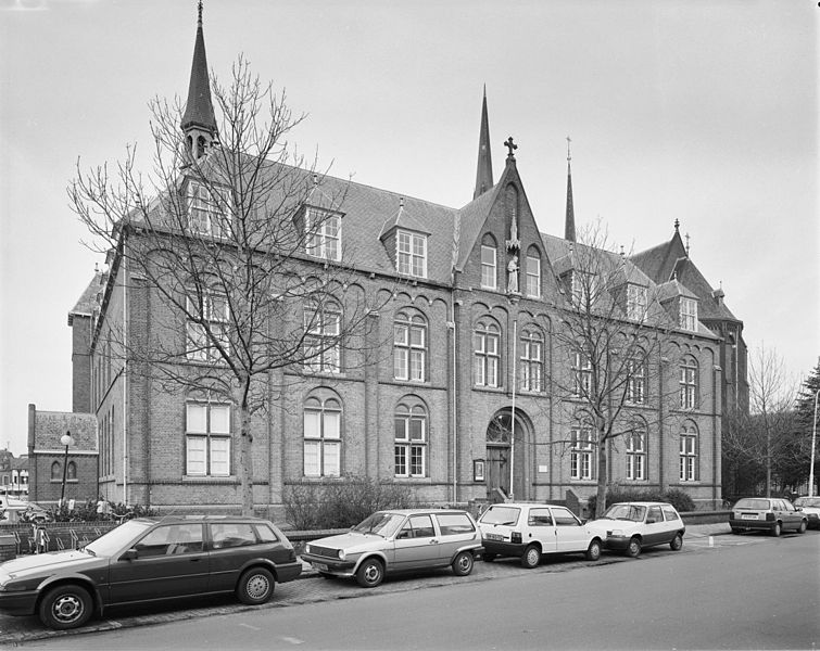 File:Exterieur VOORGEVEL - Woerden - 20305127 - RCE.jpg