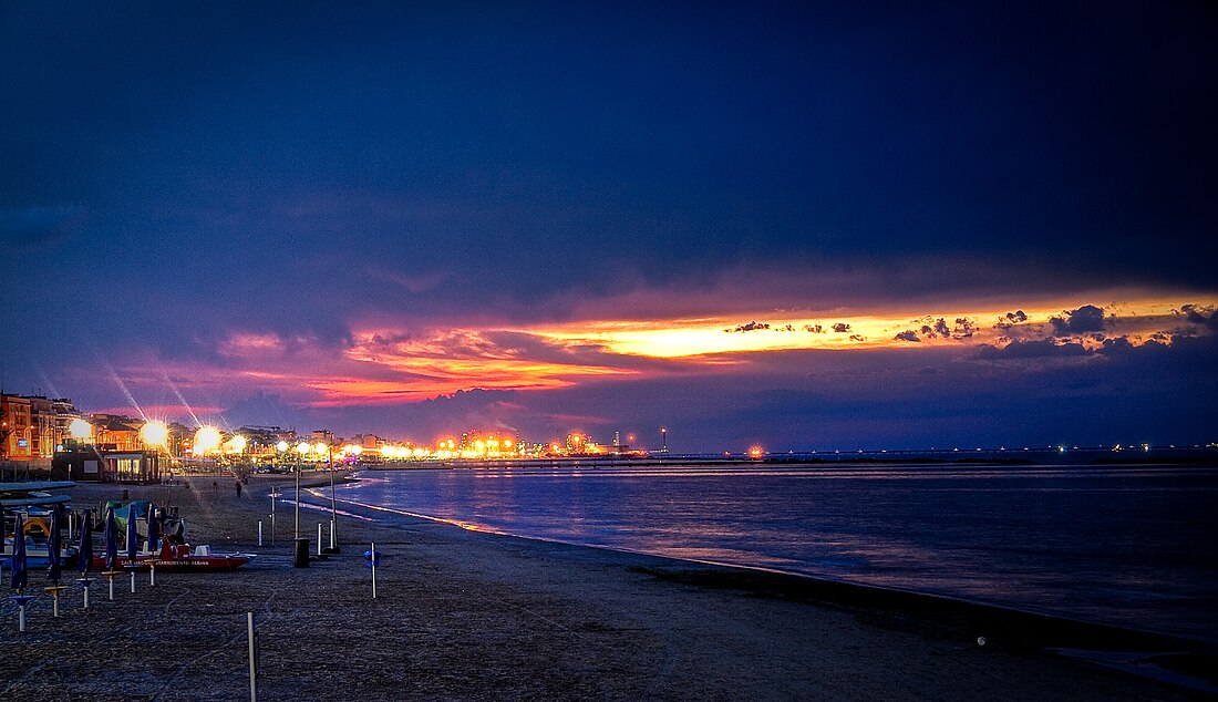 File:Falconara Marittima-Tramonto mare.jpg