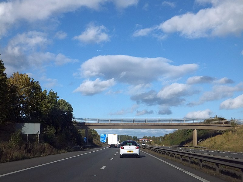 File:Farm track crossing M42 south of junction 11 - geograph.org.uk - 3195535.jpg